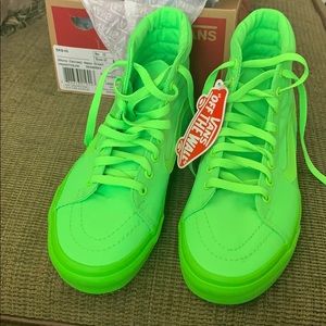 New w/ box/tag Neon Green Mono Canvas Van’s SK8 Hi